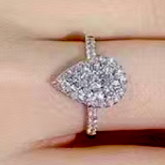 ♥️Zircon Stones Ring micropave teardrop stones run down sides silver plated - Picture 6 of 8